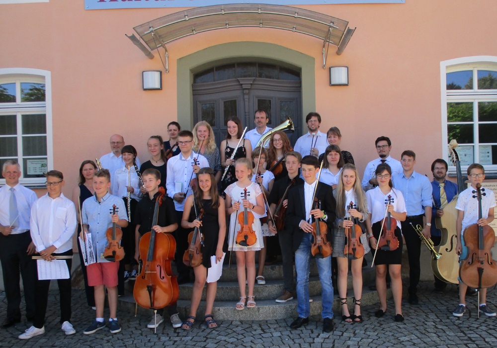 Gruppenbild vom Jugend-Sinfonie-Orchester